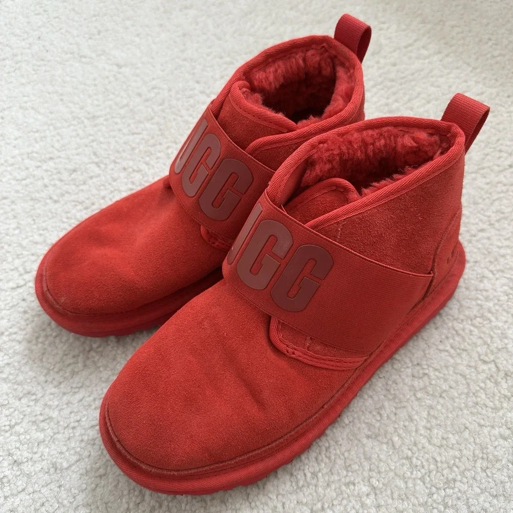 UGG Neumel II Graphic Spell Out Chukka Boots Men's Size 7 Samba‎ Red 1111730